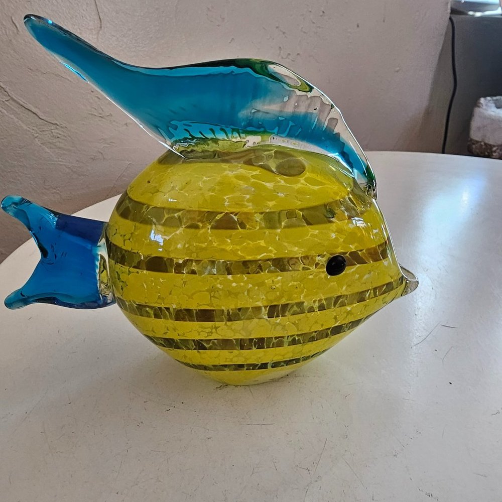 Multicolored Glass display angle fish